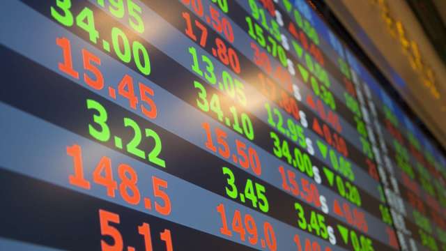 1+1>2！00981A姊妹基金年化配息9% 績效完勝7檔月配ETF。(圖：shutterstock)