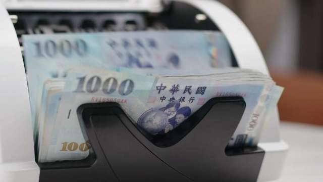 薪資「卡關」3字頭近7成上班族靠轉職「加薪」!專家揭密:「這時」跳槽談判最有利。(圖: shutterstock)