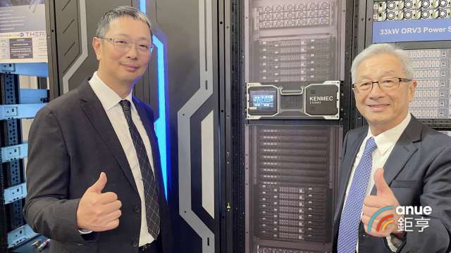 廣運旗下金運科技將啟動IPO,右爲廣運總裁謝清福,左爲董事長謝明凱。(鉅亨網記者張欽發攝)