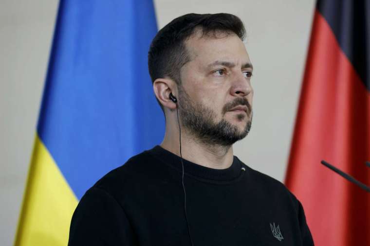 川普將矛頭指向澤倫斯基，「除了澤倫斯基本人之外，烏克蘭內部對該協議的概念普遍持正面態度。」(圖片：shutterstock)