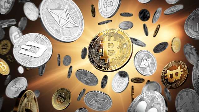 分析師警告：比特幣恐因日本央行鷹派政策「暴跌至7萬美元以下」(圖:shutterstock)