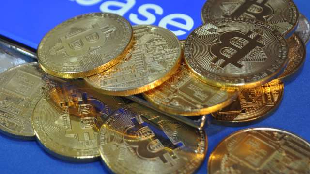 比特幣從兩周低點小幅反彈 Saylor暗示Strategy將再次購幣(圖:shutterstock)