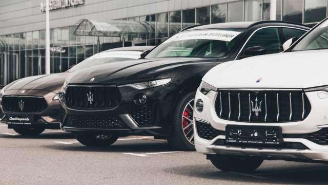 「跑車皇后」、義大利超豪華汽車品牌瑪莎拉蒂打「骨折」促銷受到追捧。(圖:Shutterstock)