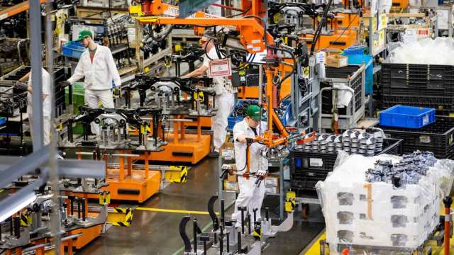 成長踩煞車、通膨踩油門?美12月綜合PMI續守擴張 成本壓力升溫(圖:REUTERS/TPG)