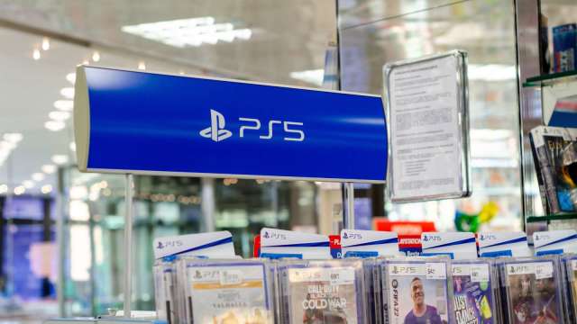 美國11月遊戲主機支出銳減27%。（圖：Shutterstock）