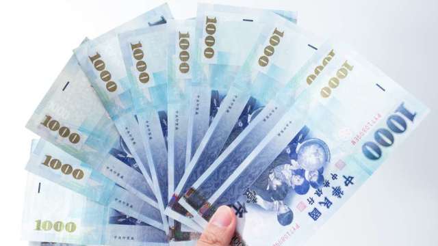 普發1萬還有275萬人沒領!財部:領取率已近9成 其中41%採登記入帳。(鉅亨網資料照)