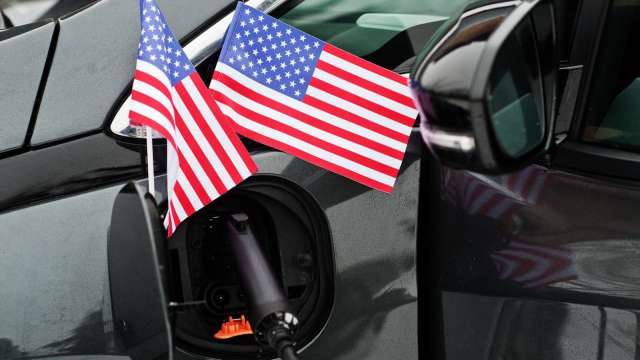 美電動車市場迎寒冬！大摩大砍特斯拉等車廠評等 「這兩事」將讓2026銷量衰退約20%（圖：Shutterstock）