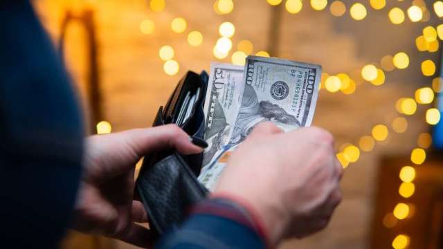 美國11月CPI好得讓人驚喜？華爾街警告恐是國王的新衣。(圖:shutterstock)