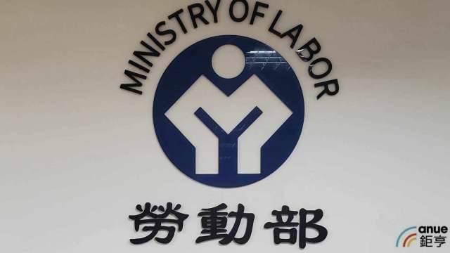 外送專法「疊單」爭議延燒 勞長：首要保障外送員權益 且時薪245元低於平台均薪。（鉅亨網資料照）