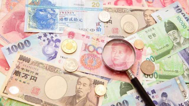 〈台幣〉日本升息日元不升反貶 股匯不同調轉貶收31.526元。(圖：shutterstock)
