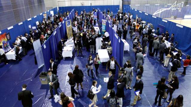 經濟學家預測明年美國將出現罕見的「經濟有成長卻無就業新增」的現象。(圖:Reuters/TPG)