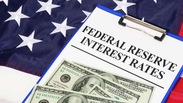 克里夫蘭聯準會行長建議春季前維持利率不變！強調觀察通膨與就業。(圖：Shutterstock)