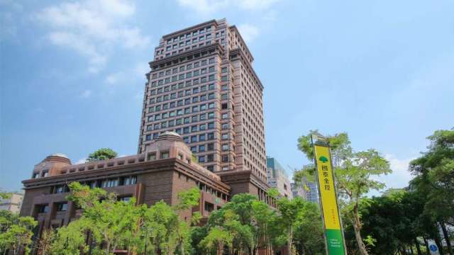 國泰金控(2882-TW)今(22)日公布2025年12月國民經濟信心調查結果。(圖/國泰金控)