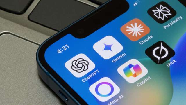 OpenAI、Anthropic,、xAI等六大AI巨頭遭作家起訴 若蓄意侵權每部作品要賠15萬美元（圖：Shutterstock）