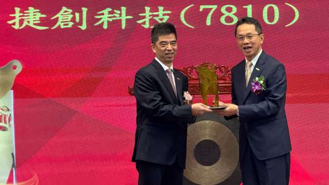 左為捷創科技董事長暨總經理林益民。(圖：捷創提供)