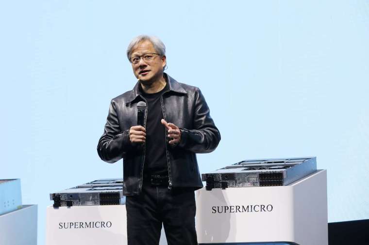 前五大資產增幅者中的最後一位，為台灣裔美國籍企業家、輝達執行長黃仁勳 (圖：shutterstock)