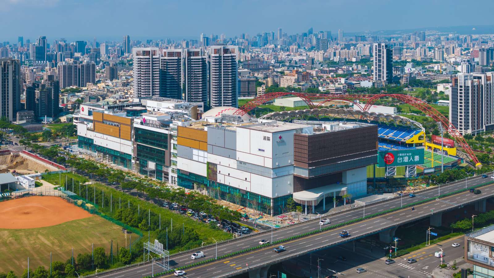 圖說: 漢神洲際購物廣場    圖:遠雄丰尚提供