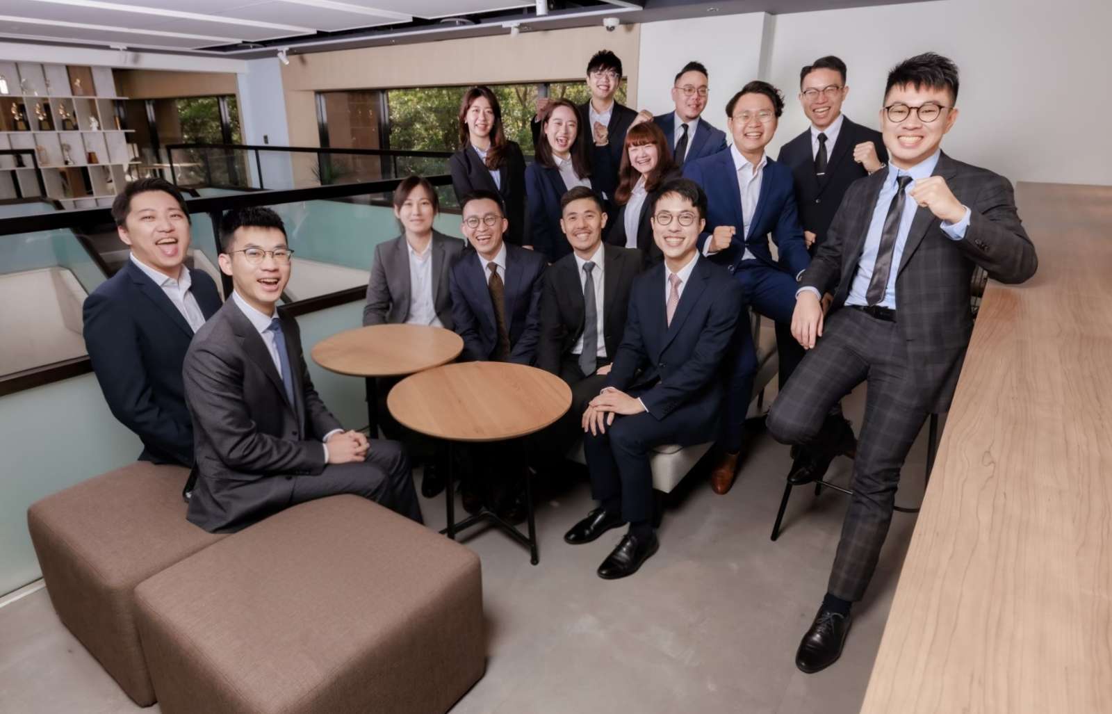 國泰金控「三大儲備幹部」計劃也將於2月中上旬開跑，今年共祭出77明職缺招募海內外優質人才，首年即挑戰百萬年薪。 （圖／國泰金控提供）