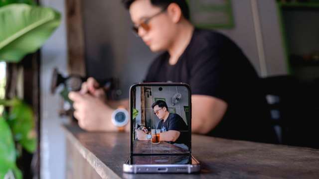 記憶體飆漲引爆成本壓力 手機品牌醞釀漲價潮。(圖:shutterstock)