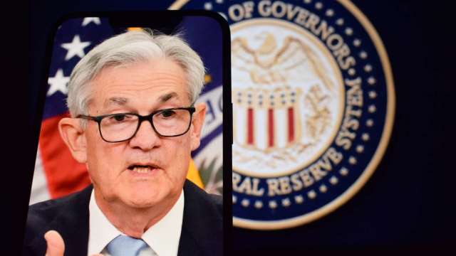 聯準會降息恐需等待?費城聯準銀行總裁:通膨趨緩、勞動市場未失序。(圖:Shutterstock)