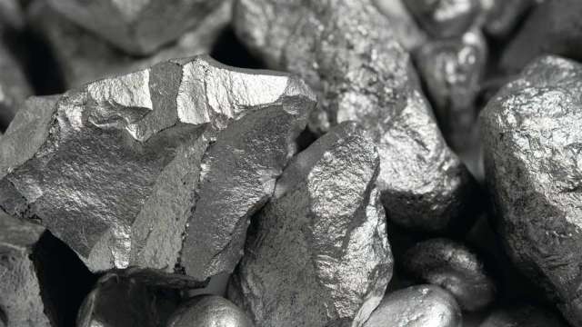 白銀牛市藏流動性地雷 分析師警告：一跌恐爆集體踩踏。(圖:shutterstock)