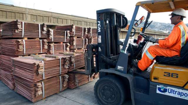 關稅未定、銅庫存告急!LME銅價飆破1.3萬美元創新高(圖:REUTERS/TPG)