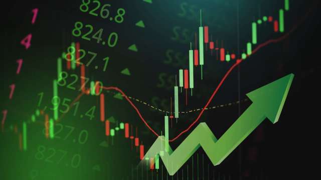 〈台股盤後〉連續噴高後拉回跌140點收30435點 爆出天量8530億元 。(圖：shutterstock)