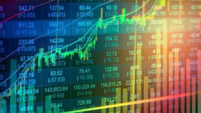 三大法人齊賣116億元 外資大買聯電5.9萬張 出脫友達8.5萬、鴻海3.4萬張。(圖：shutterstock)