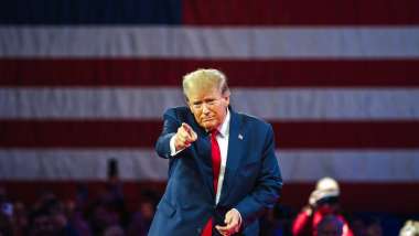 川普宣布對部分晶片、關鍵礦物實施新關稅 輝達AMD盤後受挫 | 鉅亨網 - 美股雷達