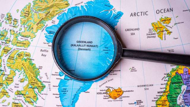 川普覬覦格陵蘭引爆北約危機？《巴隆》警告：恐衝擊美歐關係、動搖美元霸權。（圖：Shutterstock）