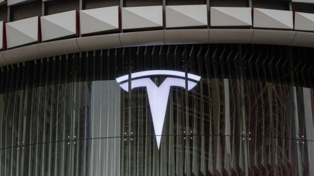 特斯拉不只是車廠！AI5晶片設計接近完成 AI6研發已啟動。(圖:shutterstock)