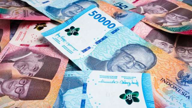 財政狀況堪憂！印尼盾兌美元恐貶破歷史新低 分析師：今年恐下探1.73萬兌1美元（圖：Shutterstock）