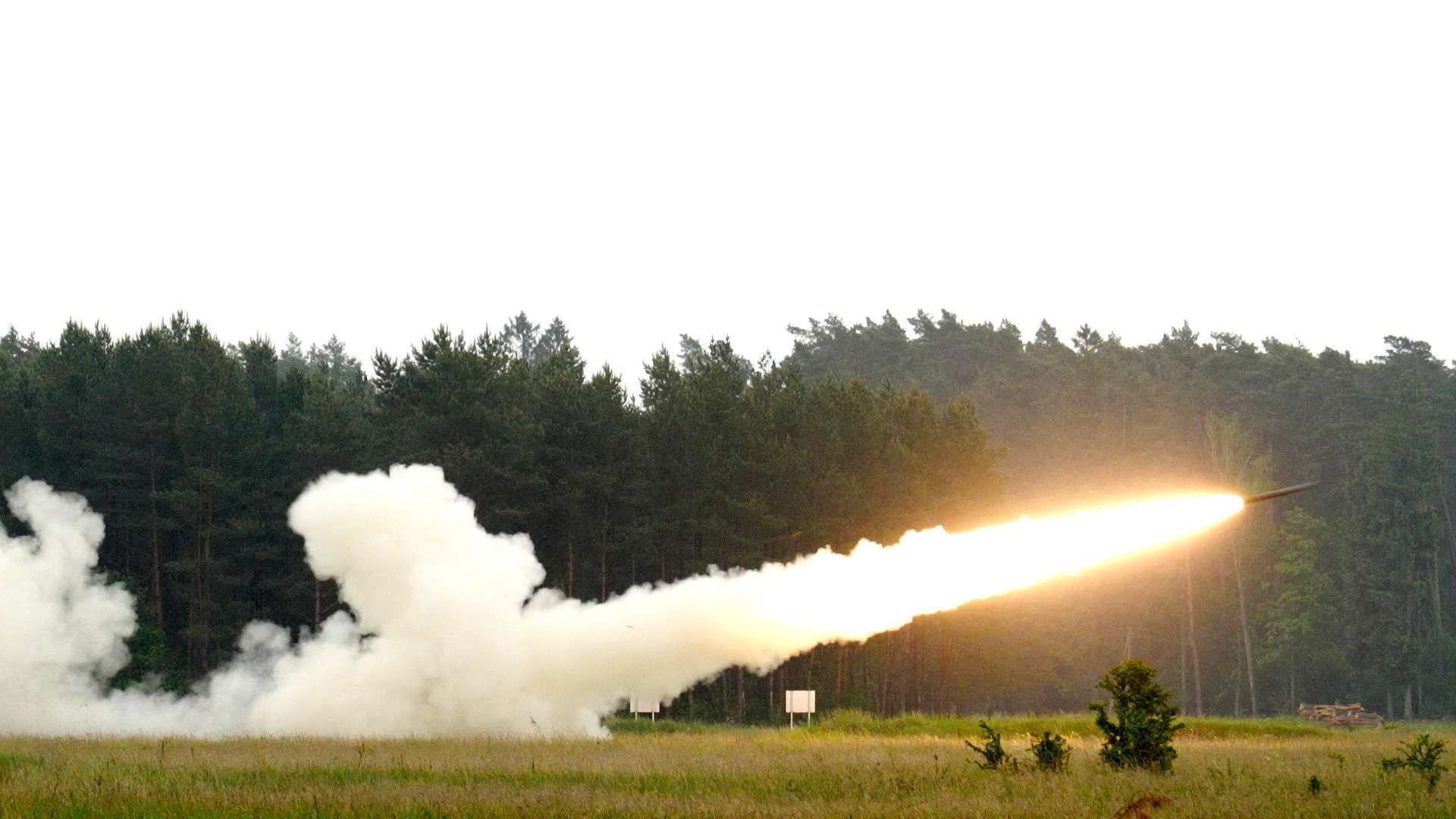 HIMARS 多管火箭系統