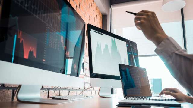 黃仁勳取消冰水機對於水冷趨勢不變,散熱架構持續升級:奇鋐、雙鴻、廣運、元鈦科(圖:shutterstock)