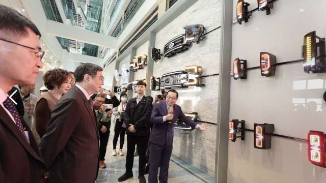 cover image of news article