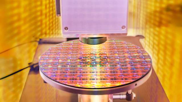 AI浪潮重塑晶圓成熟製程版圖！8吋晶圓退場、12吋成新主流。（圖：Shutterstock）