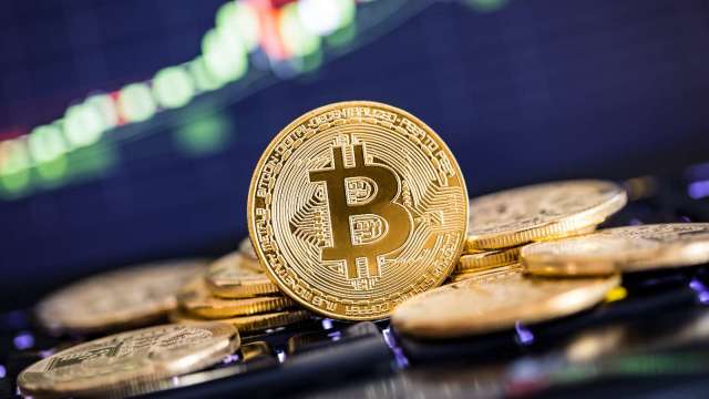 數據透露加密市場轉向:山寨幣季消失 「比特幣霸權」成常態(圖:shutterstock)