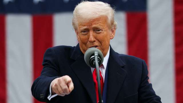 怒批南韓國會延宕 川普調高南韓汽車、藥品、木材關稅至25% (圖：REUTERS/TPG)