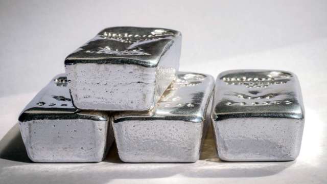 綠色狂潮引爆供應荒!白銀從避險工具變為稀缺資源 缺口為何持續擴大?(圖:Shutterstock)