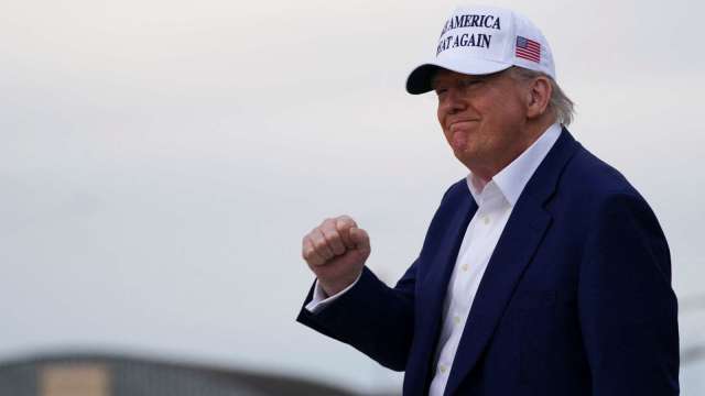 ICE槍殺美國公民引爆公憤!川普罕見「服軟」。(圖:REUTERS/TPG)