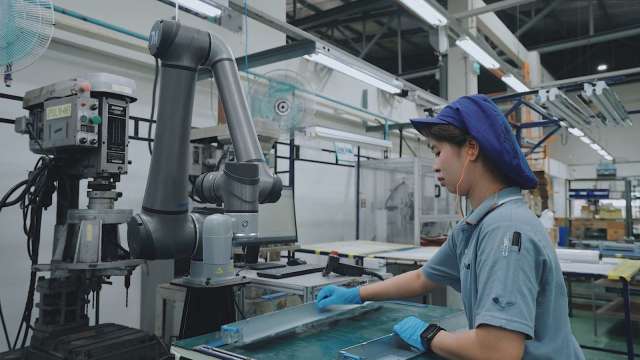 達明協作進駐航太供應鏈,導入50台AI Cobot助jpp-KY實現產能自動化。(圖:達明提供)