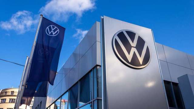 歐洲2025年大賣258.5萬輛純電車 福斯超越特斯拉成銷售王。(圖:shutterstock)