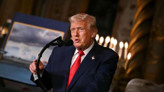 川普派大型艦隊逼近伊朗 威脅盡速重返核談判。(圖:shutterstock)