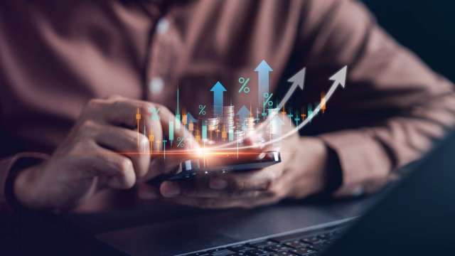 高檔行情怎麼賺?封關前後卡位下一輪主流才是關鍵 (圖:shutterstock)