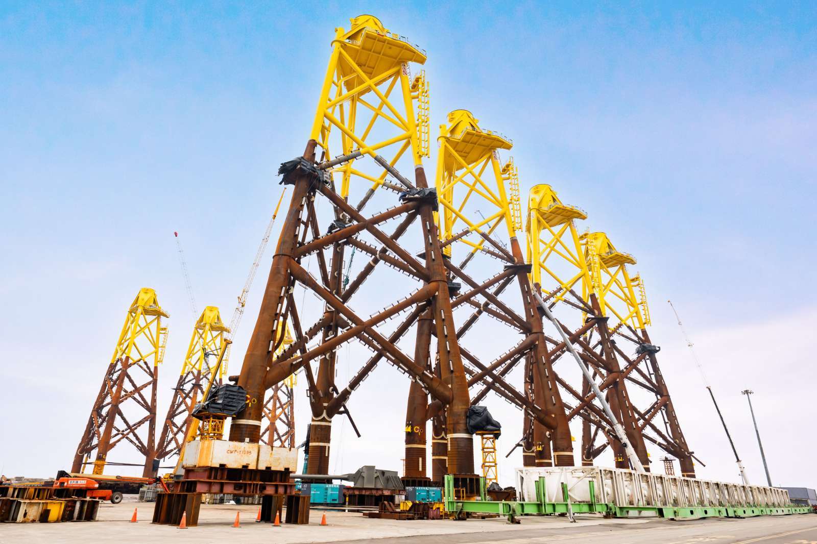 (圖: 渢妙風場首批水下基礎組裝完工 正式啟動海事工程)