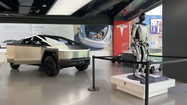 特斯拉棄主業轉向All in自動駕駛+機器人+儲能 昔日「副業」為何變救命稻草？（圖：Shutterstock）