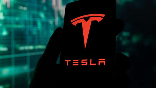 特斯拉2026年可能重返「燒錢模式」 (圖：shutterstock)