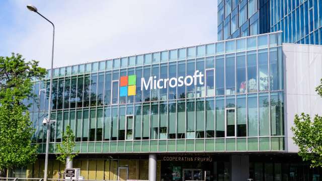 微軟周四大跌近10%，成為標普500當日表現最差個股之一(圖：Shutterstock)