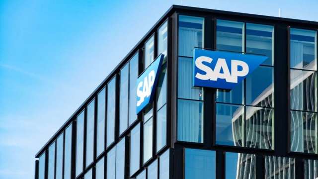 不只微軟、歐洲AI概念股也翻車!軟體巨頭SAP成長警訊 股價崩跌16%。(圖:shutterstock)