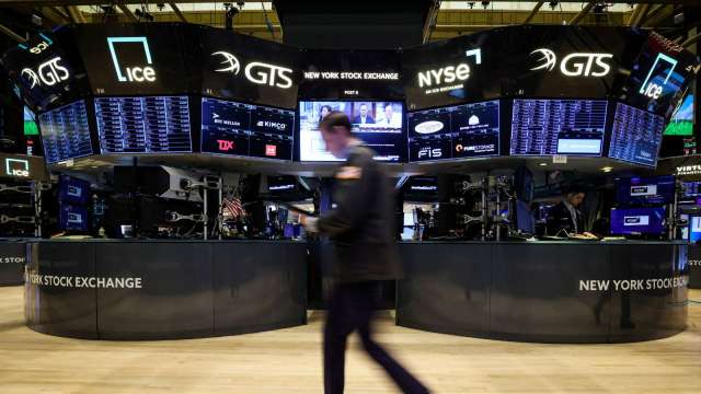 川普宣布華許接Fed主席 三大指數全倒 月線仍小幅收高 (圖：REUTERS/TPG)